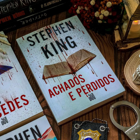 Livro Trilogia Bill Hodges Vol 2 - Achados e perdidos - Stephen King - Capa Comum