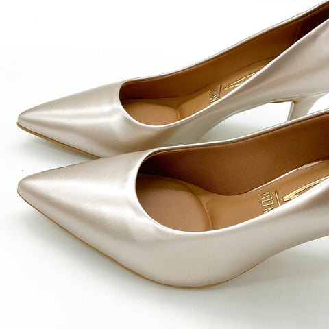 Vizzano 1185-1302 Pointy Toe Pump in Champagne