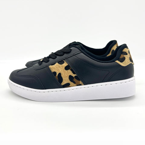 Vizzano 1214-1067 Lace-Up Sneaker in Black/Multi Beige